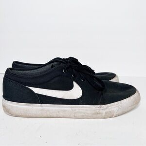 Nike Toki Low Black Casual Sneakers Size 11.5 Men’s